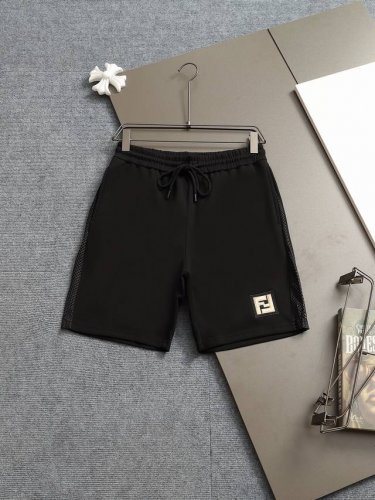 fendi 芬迪 25Ss专柜同款毛圈短裤情侣款～采用棉质毛圈面料精心制作，饰以同色调提花图案 突显芬迪经典的Logo印花厚板立体！裤子偏厚使整体高透气和柔软性