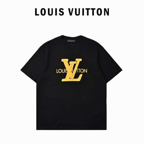Louis Vuitton 路易威登 2025新款立体字母印花Logo情侣款短袖T恤 原版面料 数码直喷印花工艺 网红明星同款 高版本 高品质 面料采用320克