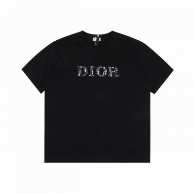 Dior 迪奥 老花字母刺绣短袖T恤 简约而不失精炼风范的Os短T.Oblique拼接设计缔造现代潮流造型 针织棉质面料,运用先进的针织微密型器械制作保证了产品