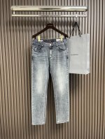 Brunellocucinelli Bc 男士休闲牛仔裤，2025Ss早春新款，内里完美包边，定制原版五金，背面精美皮牌，客供进口牛仔面料，版型挺阔 上身百搭。