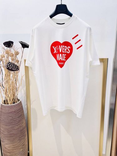 Size 46 48 50 52男女同款 1975241356400581 1V路易家 pharrell Wiliams菲董携手 Nigo 联名系列立体植绒 后