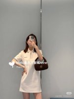 Miumi* 25Ss春夏新款 字母刺绣polo领短袖连衣裙 原版开发 高版出品 定制高密双层珠地棉复合挺阔有型 彰显运动优雅魅力上身透气舒适又自带高级感 条纹