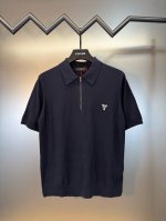 p250 对标专柜★过验版本★Prada 普拉达Ss25春夏新款针织刺绣拉链翻领Polo衫 采用18针德国机定织臻绒80超细毛织 经过8层抗起球处理 舒适透气