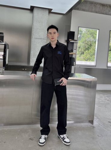 巴宝莉 Burberry 码数38-43 专柜最新款男士必备款衬衫，100%天然棉，舒服透气，原单狠货，原版面料，柔软舒适，1F上身高端又奢华，足够场面的档次，