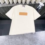 100 复刻版本 louis Vuitton/路易威登Lv 2025新款压印Logo皮章短袖T恤 -面料采用320G 100%纯棉双纱面料 同缸定染特种加粗32