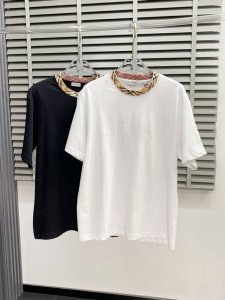 Burberry巴宝莉独家专供新款原单男士休闲短袖 高端定制 高端版本 时尚百搭爆款进口面料 手感超柔软细腻 穿着亲肤舒适 高端精品 代工厂p精细做工 上身非常