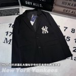 210 -Mlb Fw23 纽约洋基队 大徽标字母印花单排扣西装外套 周雨彤 李宇春 许佳琪 同款 情侣款 -面料：原版一比一定织定染，同密度克重，含羊毛成分涤