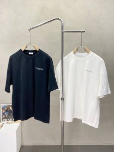 Dior迪奥独家专供新款原单男士休闲短袖 高端定制 高端版本 时尚百搭爆款进口面料 手感超柔软细腻 穿着亲肤舒适 高端精品 代工厂p精细做工 上身非常赞 男士必