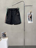 Gucci古驰独家专供新款休闲短裤 高端版本！专柜定制面料 透气舒适度高，细节无可挑剔，品牌元素设计理念，体现高品质。手感细腻柔软！呈现休闲裁剪，上身版型超赞！
