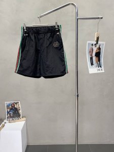 Gucci古驰独家专供新款休闲短裤 高端版本！专柜定制面料 透气舒适度高，细节无可挑剔，品牌元素设计理念，体现高品质。手感细腻柔软！呈现休闲裁剪，上身版型超赞！