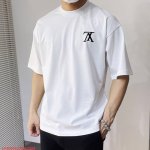 G532 Lv路易威登 新款字母印花双层重工短袖T桖 字母图案不管是T桖还是卫衣都是每年的爆款单品 前幅大面积印花采用大康丽数码印花机直喷 成本极高 经过多次的