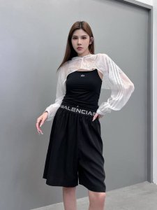 巴黎 新款休闲短裤 经典织带配100%天丝面料 轻薄舒适 男女同款 尺码Sml