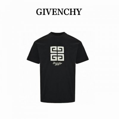 200 Givenchy 纪梵希 25Ss 网布4G刺绣Logo短袖 采用24S特纺紧密棉面料，正面饰以4G网面刺绣，贴布绣的绣法相对简单，通常是将贴花布按照图