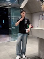 prad*修身版型M-Xxxl 25春夏顶级经典口袋绣花融合polo短袖，精致丝滑专柜面料，顶级元素融合打造，经典短袖3标齐全，潮男时尚，无论是上身舒适度还是都