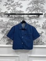 Lw 25春夏新款 Logo刺绣牛仔系列 翻领短袖衬衣+高腰短裤+阔腿长裤 蓝色复古港风气质 自然随性洒脱 丝带刺绣字母Logo 图案点缀 彰显品牌魅力 进口牛