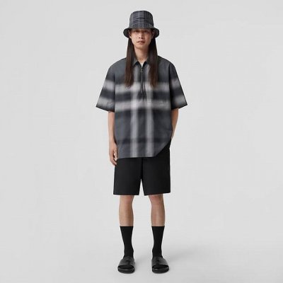 巴宝莉 Burberry 定限五分阔腿裤 装西裤 量少 大用牌料奢侈 工做考究 正规大厂货 品质保证 型版超正 季夏新直款筒分五百搭直筒西装短裤 常非显腿直 比