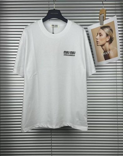 Miu Miu 缪缪 25Ss 前后字母硅胶贴片 网红明星同款，面料采用280克纯棉面料 手感超级舒服 时尚又个性 超级百搭好看的一款T恤 Size:Xs-L