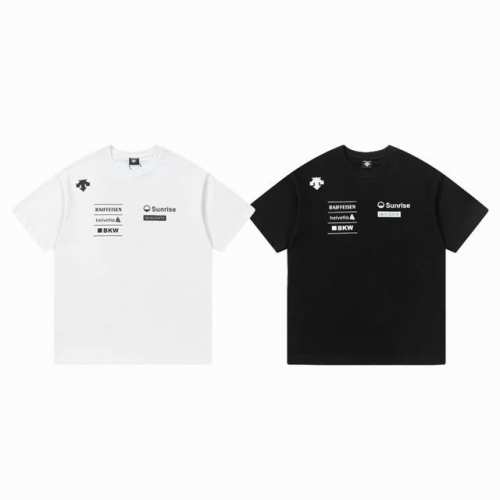 Descente 迪桑特 25Ss 最新 Logo 印花肩标情侣圆领休闲短袖-原单版本 Color：白色 黑色 Size：S M L Xl Number：250