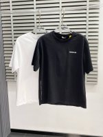 Moncler蒙口独家专供新款原单男士休闲短袖 高端定制 高端版本 时尚百搭爆款进口面料 手感超柔软细腻 穿着亲肤舒适 高端精品 代工厂p精细做工 上身非常赞