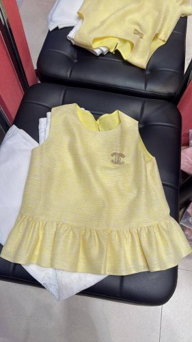 超爆款哦 Chane*背心上衣 面料非常薄 版型非常好 码数36 38 40