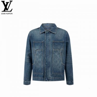 Louis Vuitton 路易威登24Ss浮雕压花拼接生仔外套 1:1最高版本，细节满分 将Monogram压纹口袋融入悠闲工装轮廓，可与同款工装裤共筑潮流造