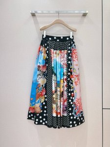 Dolce & Gabban*A ，走秀新款 高端设计感度假休闲贝壳半裙，波点拼图印花，纯棉材质手感柔软细腻，高腰设计、腰头隐形Y 百搭，中长款超大裙摆巨显腿长