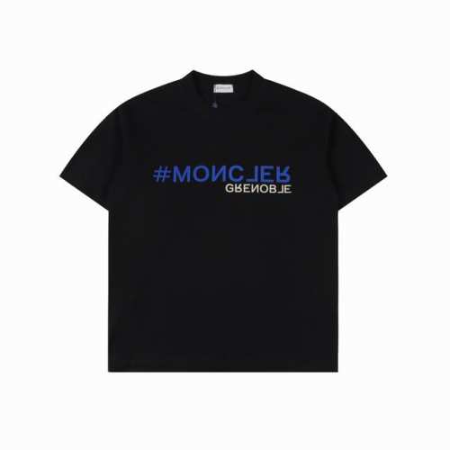moncler 蒙口 25Ss 植绒字母短袖T恤 面料采用定制240G 26支特滑双股精棉平纹高密无尘全棉布料。前幅高密度加厚，走线平整，代工品质，全套定制辅料