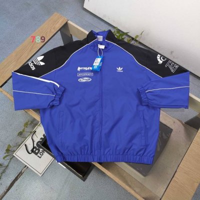 p220 2025新款Adidas阿迪达斯刺绣三叶草三道杠绣花休闲情侣机能立领夹克外套，王安宇机车风，赛车风的机能设计理念，采用爽滑亲肤梭织面料，面料厚实立体感