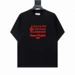 高版本Maisonmargiela 马吉拉 刺绣数字字母短袖，男女同款。 满满的高级感 性价比超高 手感超级柔软、细腻、柔软和不起球且不变形 G纯棉品质，后领标