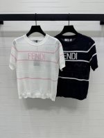 上新原单高端品质 Fend* 2025春夏最新系列！镂空圆领针织短袖！定制进口羊毛针织材质 亲肤透气 质感上乘 撞色条纹 胸前标志性Logo提花 通体镂空肌理