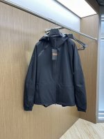 zz 高品质爆款首发 2025春夏新款男士夹克外套，时尚休闲高端版本！专柜定制面料 透气舒适度高，细节无可挑剔，品牌元素设计理念，体现高品质。手感细腻柔软！Bj