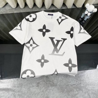 Louis Vuitton 路易威登Lv 25Ss新款经典老花字母渐变Logo满印短袖圆领T恤 -面料采用320G 100%纯棉双纱面料 同缸定染特种加粗32支