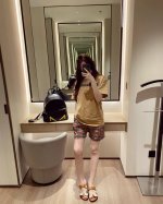 新品上新 Burberry 巴宝莉 字母印花短袖格子短裤套装 高级定制 ：*巴宝莉慵懒感套装 ：经典老钱 老钱风经典永不过时～ 上身超级减龄 松弛感的极简主义
