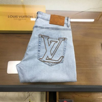 新品 L.V New# -春夏新款，男士牛仔裤原厂原布原洗水！进口原版水洗弹力面料，复杂的手工艺叠加，任何一个洗水环节多停留几秒都会变成完全不一样的颜色效果，所