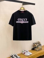 市场有仿版认准工艺和面料 25Ss古家纯棉最新面料 最高版本 胸前渐变Gucci字母发泡工艺经典标识图案Logo时尚简约潮流短袖，最顶级的品质专柜原单短袖，顶级