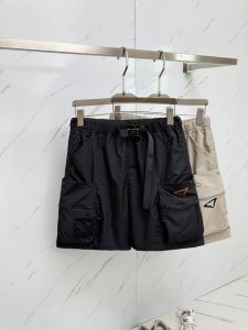 prada 2025春夏新款提 情侣款短裤高版本 原版定制顶级面料，网红明星同款高密度面料，定制很高档、很有范儿！面料手感非常舒服 超级百搭好看的一款短裤！！三