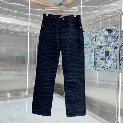 新款上架 L 2025春夏新款牛仔裤，小香风波点双C激光烧花工艺！原版开发定制面料！白富美必入单品。显瘦神器上身超好看！原版定制高织数有机纯棉牛仔质感柔软细腻！