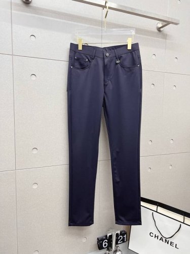 Dior 迪奥 休闲裤 西裤2025Ss春夏新款 高级定制裤子专用面料 定制原版五金 重工工艺打造 车工走线精细 定制面料 柔软舒适 质感显著 辅料精美 上身效