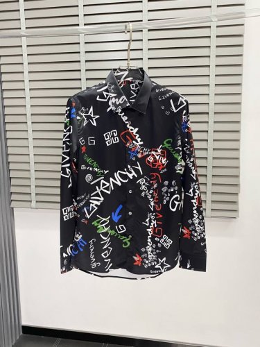 givenchy纪梵希独家专供新款男士休闲衬衫 高端定制 高端版本 时尚百搭爆款进口面料 手感超柔软细腻 穿着亲肤舒适 高端精品 代工厂P精细做工 上身非常赞