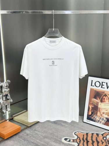 Bc 2025Fw春夏新品圆领打底外穿T恤，常规半袖打底T恤，柔而有韧性。工艺处理，剪裁很到位，260克棉纱纺织面料，原版工艺，辨识度极高。三标齐全，单穿打底必