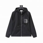 Dior 高品质秋新款夹克外套，秀场新品品相非常完美，记忆面料舒适保暖，三标齐全，色泽饱满诱人，非常出彩的设计，轻松将时髦感进阶，做工极为考究严谨，走线工整细致
