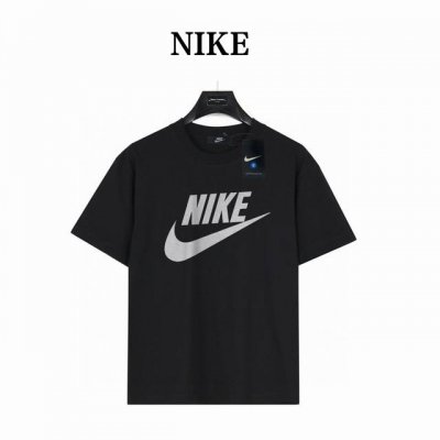 nike 经典耐克字母印花 款号:Nk01 黑色 240克重磅小落肩100%棉T恤 Os版型 宽松有型好搭配 采用精梳紧密赛络工艺 面料更耐磨 袖口以及下摆三排