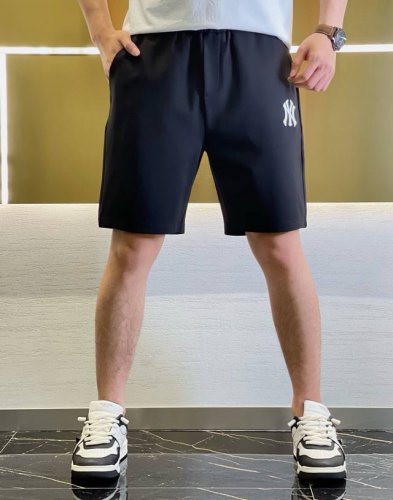重力出击，你最闪耀！！Ny 25S夏季男士休闲五分裤....为经典打Call，为升级致敬！！！绝对是N粉忍不住每天都想穿的一款短裤，太经典啦！松紧抽绳腰边，高端
