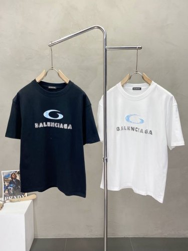 Balenciga巴黎世家独家专供新款原单男士休闲短袖 高端 高版本 时尚百搭爆款进口面料 手感超柔软细腻 穿着亲肤舒适 高端精品 代工厂p精细做工 上身非常赞