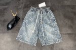 顶级复刻版本 新款短裤上新：Gucci 古驰2025夏季新款重工双Gg满印牛仔短裤，定位裁剪拼接设计，轻微做旧浅蓝色洗水，水洗单宁面料营造宽松版型，版型经典剪裁