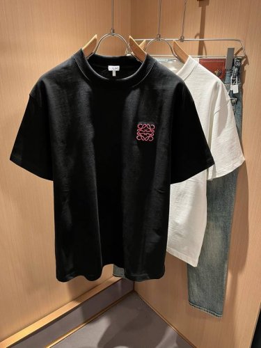 LOE*WE罗*威 2025春夏新款男女同款短袖T恤，意大利原厂订单渠道，极具个性高级风，标志logo图案刺绣工艺设计！情侣款纯棉短袖T恤！！最新时尚潮流人气产