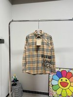 140 款号 W932 巴宝莉侧边字母印花经典衬衫 区别成品印花错误版本 Burberry专柜同步经典衬衫外套 激光专业对格对线裁剪大货 整体细节完美 内里与Z
