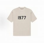 顶级新款Fear Of God Essentials Fog复线 男女情侣明星同款短袖T恤纯棉宽松 1977系列 1977是Jerry的出生年份 1977短袖高