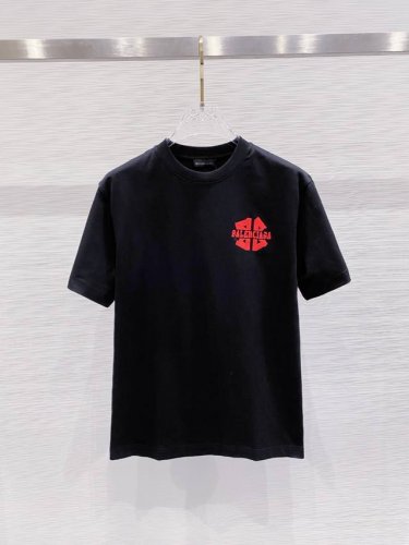 巴黎世家 2025早春新款男女同款短袖T恤，！定制专属纯棉面料，定制原版工艺螺纹，胸前重工字母Logo工艺设计！简约大方，从容百搭，档次极高，完美融入时尚还有风