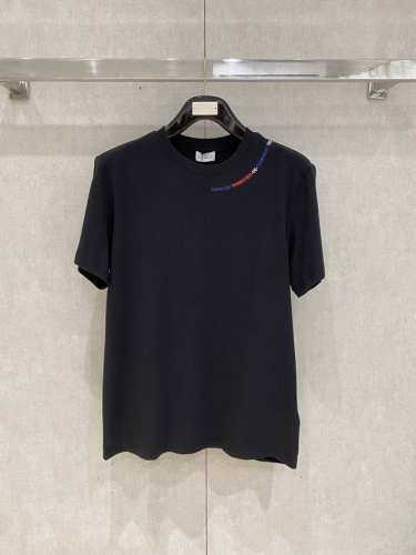 蒙*Moncler 25Ss春夏新款首发专柜最新款短袖圆领T恤 高端订制 设计前卫时尚！品牌Logo重工艺设计 高端定制240克面料.手感柔软.穿着舒适.专柜级